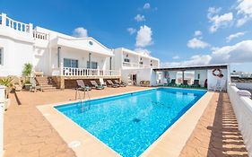 Wide Views Apartments&Villas Lanzarote